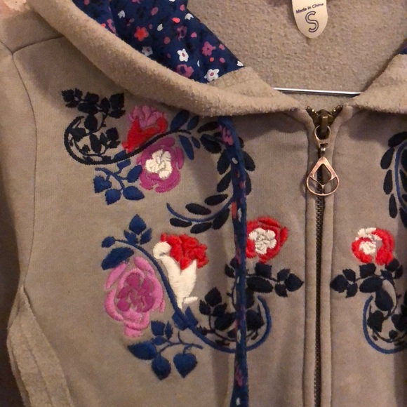 Reef Zip-Up w/ Floral Embroidery - Picture 2 of 7